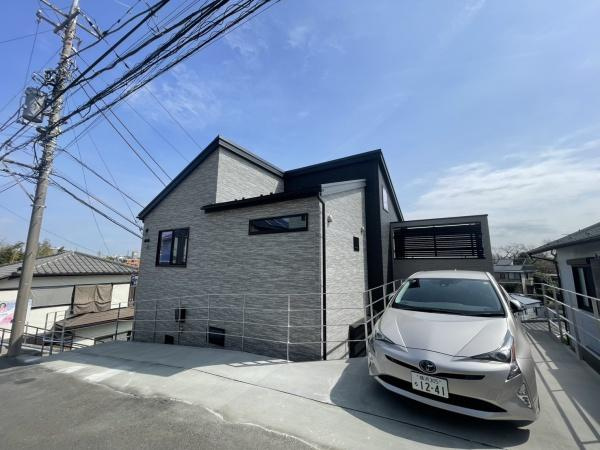 横浜市南区六ツ川４丁目の新築一戸建の外観|堂々と完成しました！いつでもご案内可能です！
お車でご自宅まで送迎承ります。