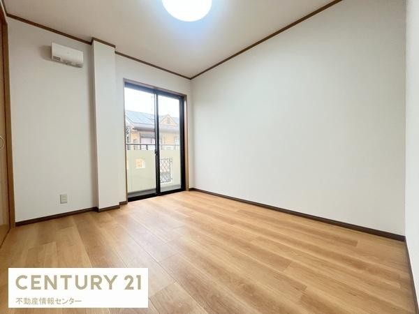 【子供部屋】 | 小林東３丁目 中古戸建 | 4.7帖の3階の居室です！