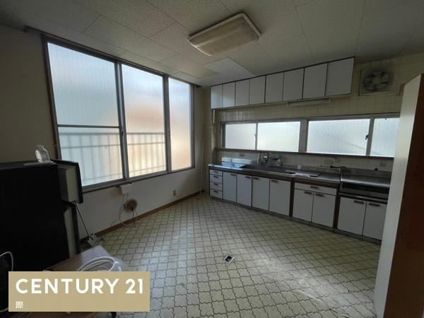 和歌山市北新中ノ丁の中古一戸建の居間・リビング