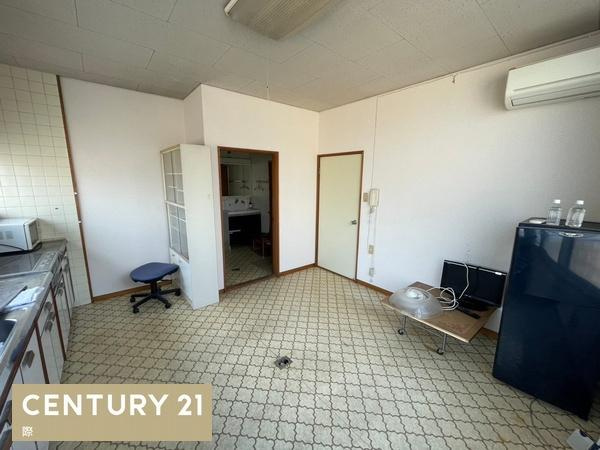 和歌山市北新中ノ丁の中古一戸建の居間・リビング