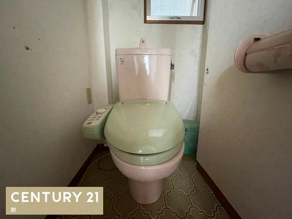 和歌山市北新中ノ丁の中古一戸建のトイレ