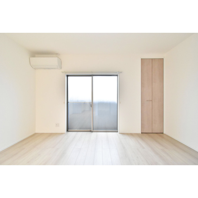 リベルタ基山【キャッシュバック対象物件】の居間・リビング|使いやすいリビングです