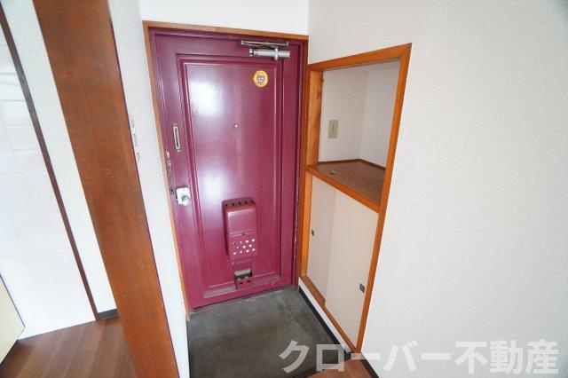 サニーハイツの玄関