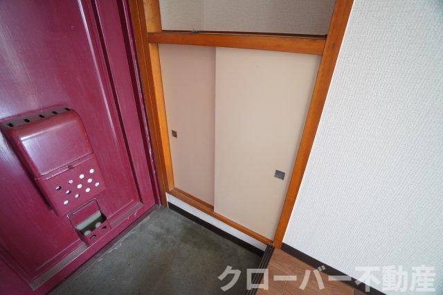 サニーハイツの玄関