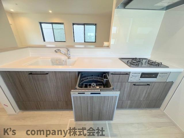 ◎高座郡寒川町中瀬　新築戸建のキッチン|木目調の温かみのあるシステムキッチン◇