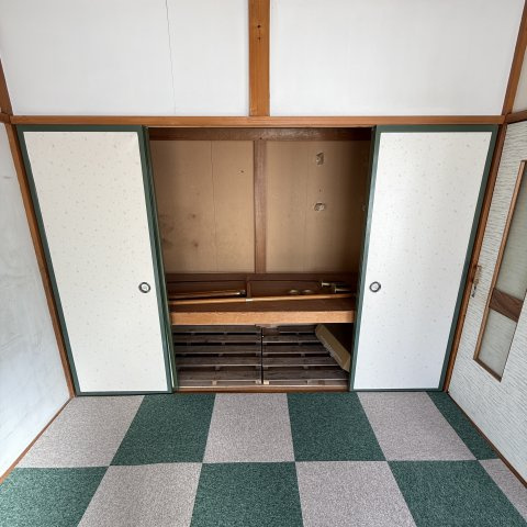 登別市新川町4丁目12-2戸建の収納