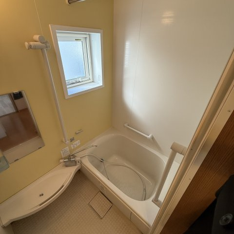 登別市新川町4丁目12-2戸建の浴室