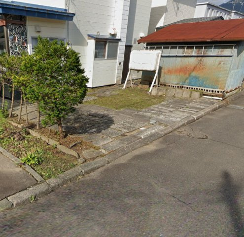 登別市新川町4丁目12-2戸建の駐車場