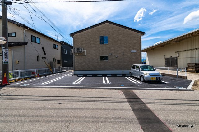 リヴィエールの駐車場