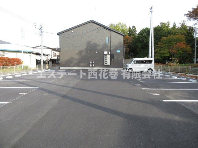 ELESIS花巻A棟の駐車場