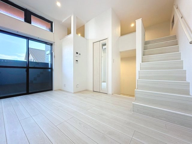 合志市須屋のアパートの居間・リビング