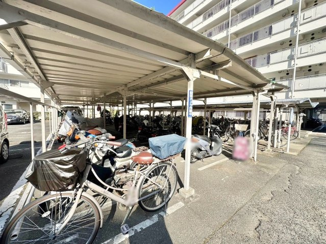 イトーピア向日マンションA棟　7階の駐輪場