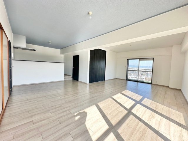 イトーピア向日マンションA棟　7階の居間・リビング