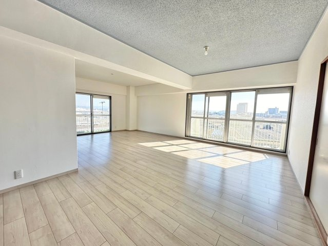 イトーピア向日マンションA棟　7階の居間・リビング