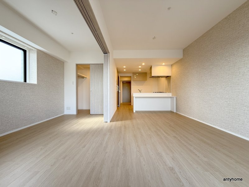 スプランディッド新大阪VI　仲介手数料無料の居間・リビング