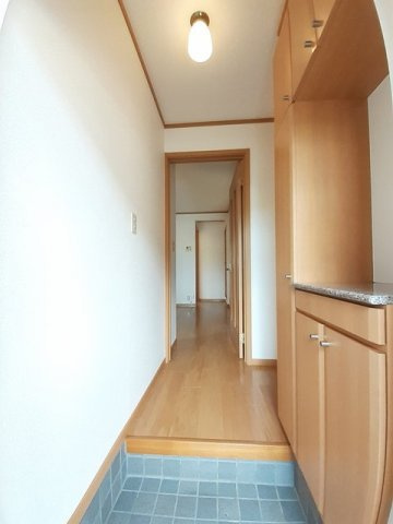 アルクエンシェルＢの玄関