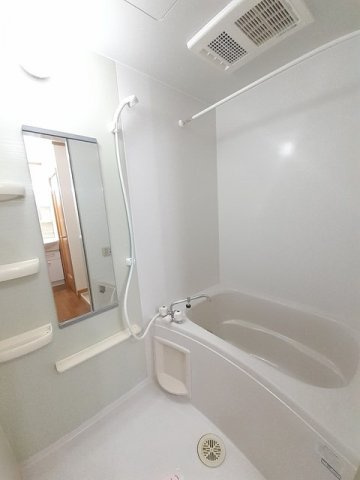 アルクエンシェルＢの浴室