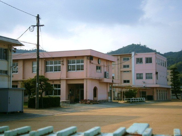 ニューマロンテールＢの周辺|金光小学校まで1600m