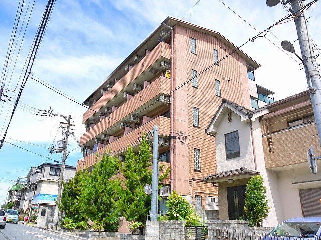 オーキッドあやめ池の外観