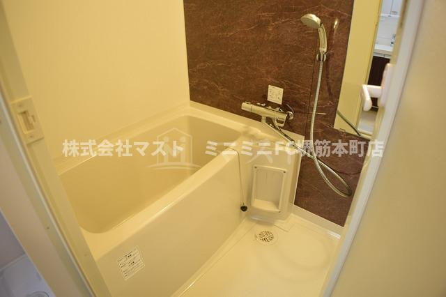 大阪市中央区淡路町２丁目の賃貸マンションの浴室