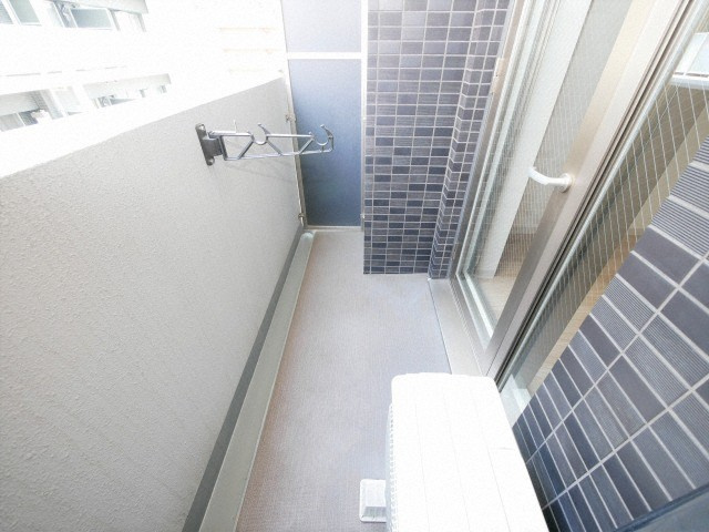 プレサンス松屋町駅前のバルコニー