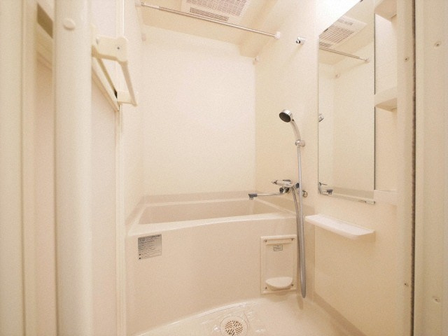 プレサンス松屋町駅前の浴室