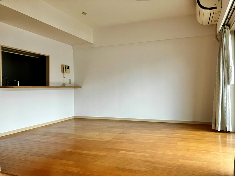 アイディーコート本厚木参番館の居間・リビング