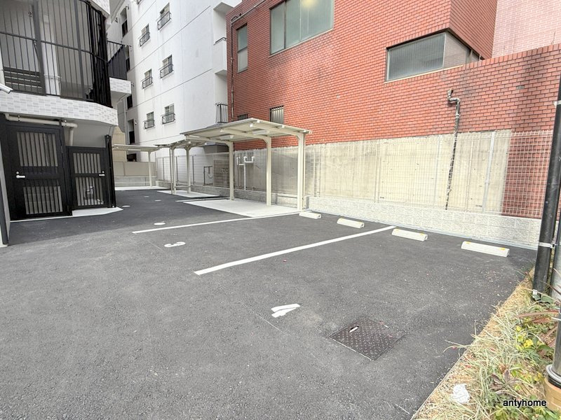 スプランディッド新大阪VII　仲介手数料無料の駐車場