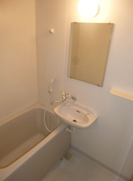 ヒルズＭＹの浴室