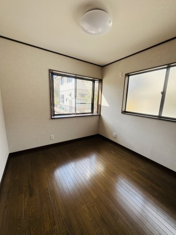 広島市佐伯区河内南1丁目　中古一戸建ての洋室