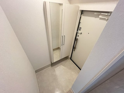 【玄関】 | ベルフローラ | 明るい玄関です