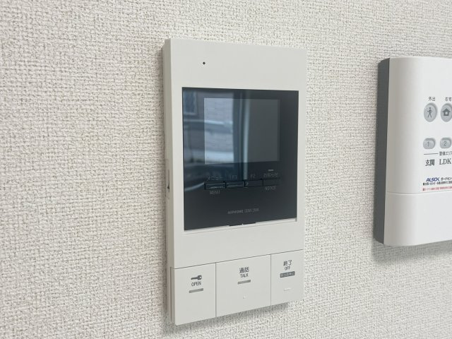 【セキュリティ】 | ベルフローラ | モニター付きインターホンです