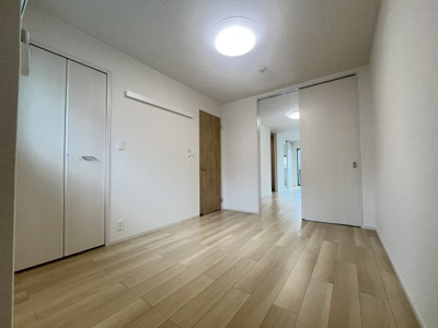 【寝室】 | ベルフローラ | きれいな洋室です