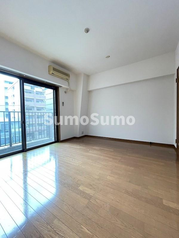 フリューゲル高砂の居間・リビング