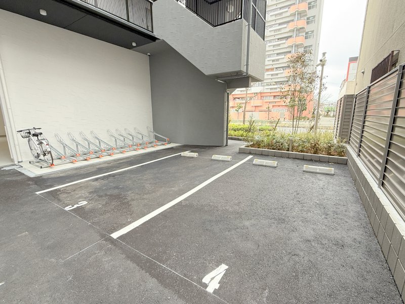 THE MUSIC COURT  仲介手数料無料の駐車場