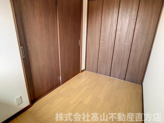 直方市大字頓野のアパートの洋室