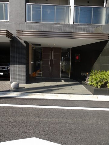 ドゥーエ茗荷谷のエントランス