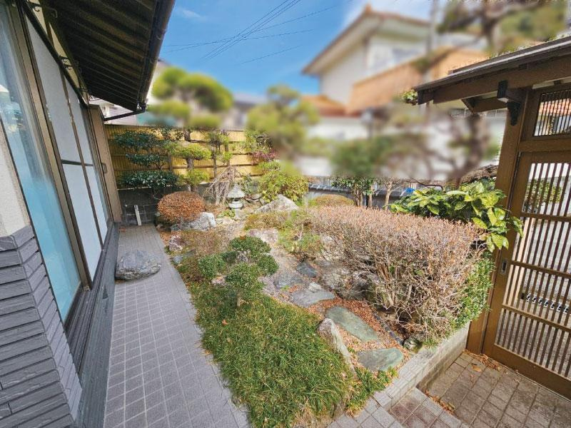 横浜西町　中古戸建の庭