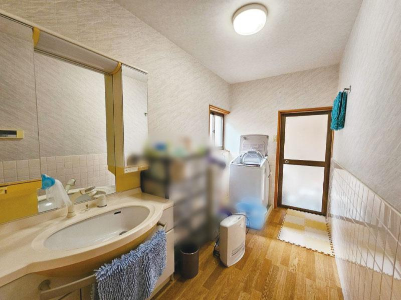 横浜西町　中古戸建の洗面所