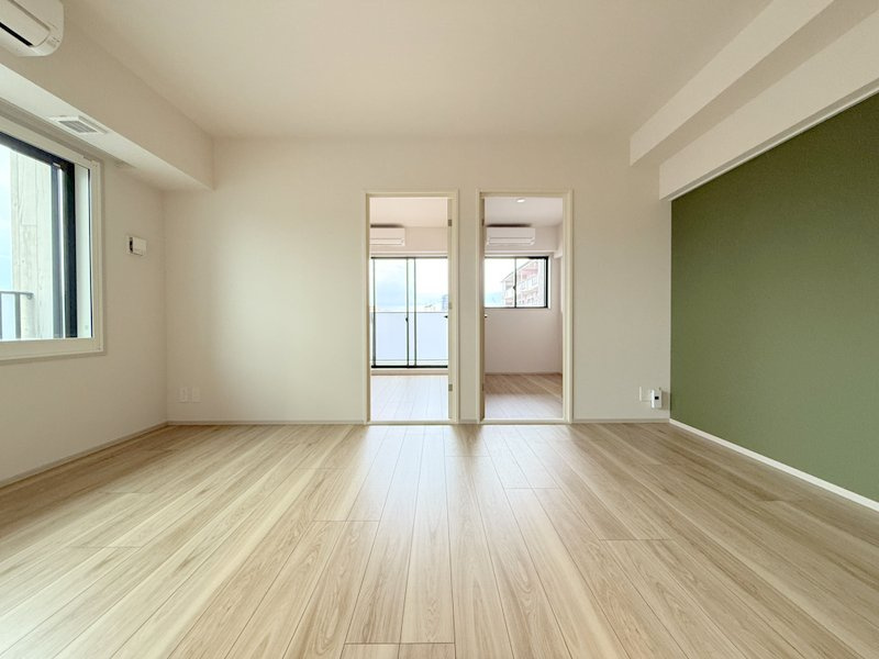 THE MUSIC COURT  仲介手数料無料の居間・リビング