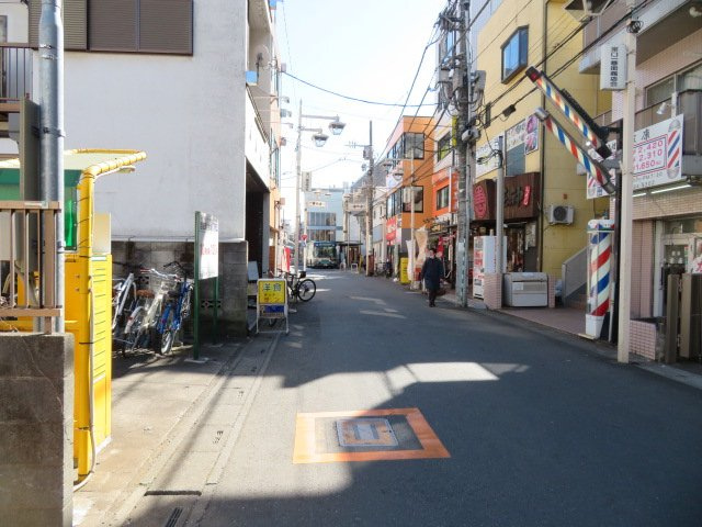 所沢市松葉町のビルの周辺