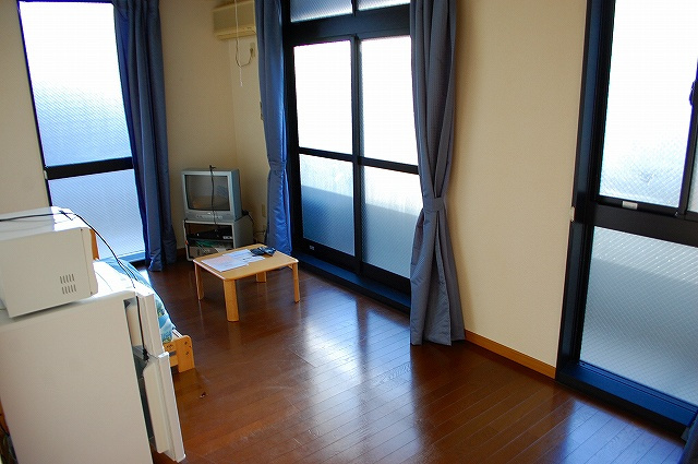 レオパレスドリーム浪漫の居間・リビング|居間です