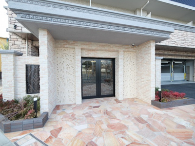 【エントランス】 | プレジオ三国ASIAN | 清潔なエントランスです