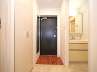 【玄関】 | プレジオ三国ASIAN | ゆったりとした玄関です