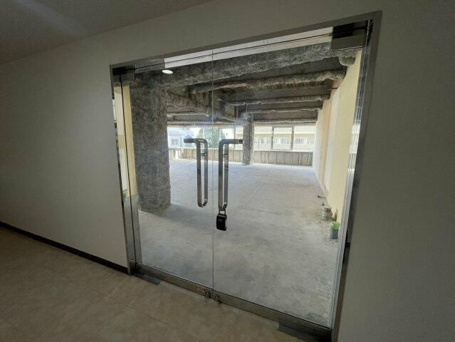 ＭＳビルの玄関