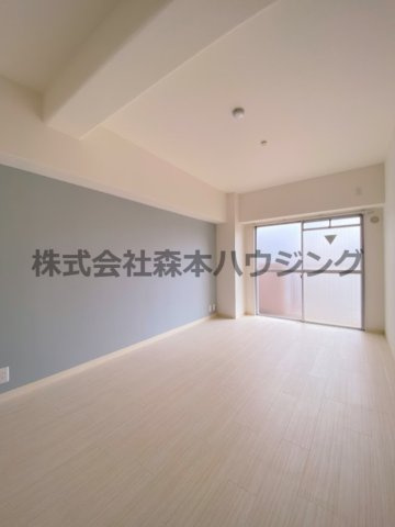【洋室】 | 　ロイヤルハイツ三喜 | きれいな洋室です