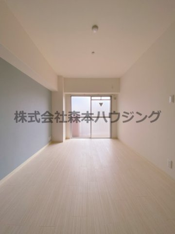 【洋室】 | 　ロイヤルハイツ三喜 | 使い勝手のいい洋室です