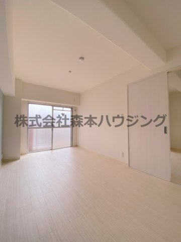 【洋室】 | 　ロイヤルハイツ三喜 | ゆったりした洋室です