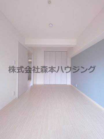【洋室】 | 　ロイヤルハイツ三喜 | 使い勝手のいい洋室です