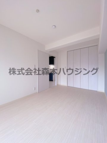 【寝室】 | 　ロイヤルハイツ三喜 | 落ち着いて過ごせるお部屋なので、寝室にいかがでしょうか